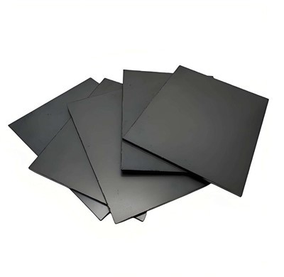 Paks plaadil laserlõikamine